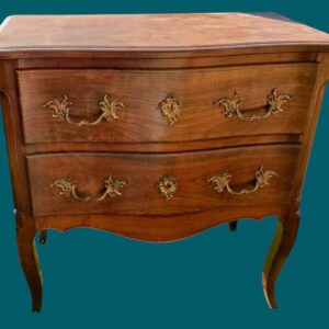 Commode style Louis XV