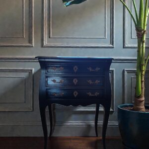 Commode noire style Louis XV